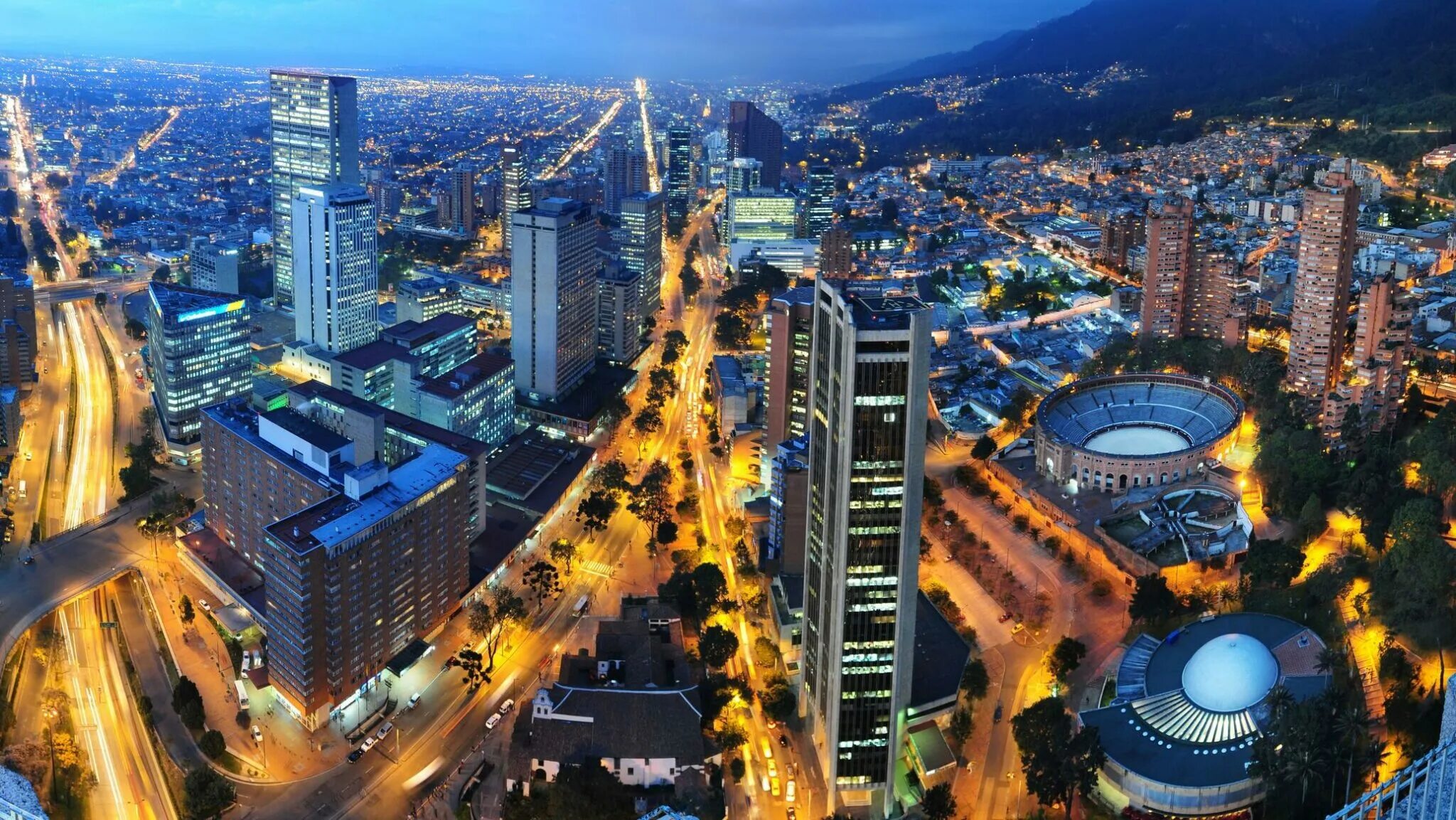 Capital of columbia. Санта Фе де Богота. Город Санта Фе де Богота. Богота столица Колумбии. Колумбия Санта Фе де Богота.