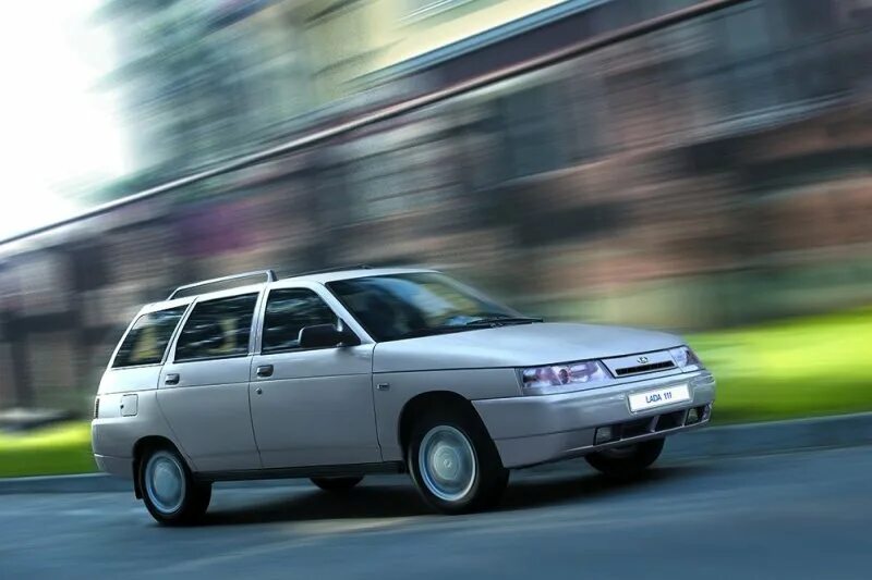 Купить б/у Lada (ВАЗ) 2111 1997-2014 1.6 MT (81 л.с.) бензин механика в Москве: 