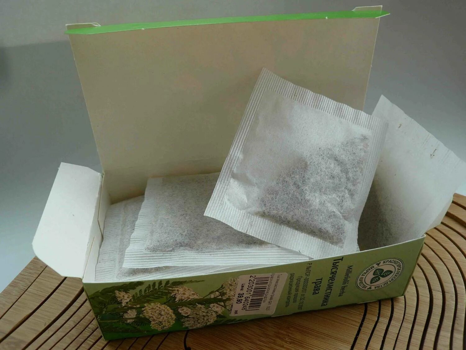 упаковка растительного сырья. упаковка лекарственного растительного сырья. сушеные лекарственные растения. упаковка растительного сырья. текстильные мешочки.