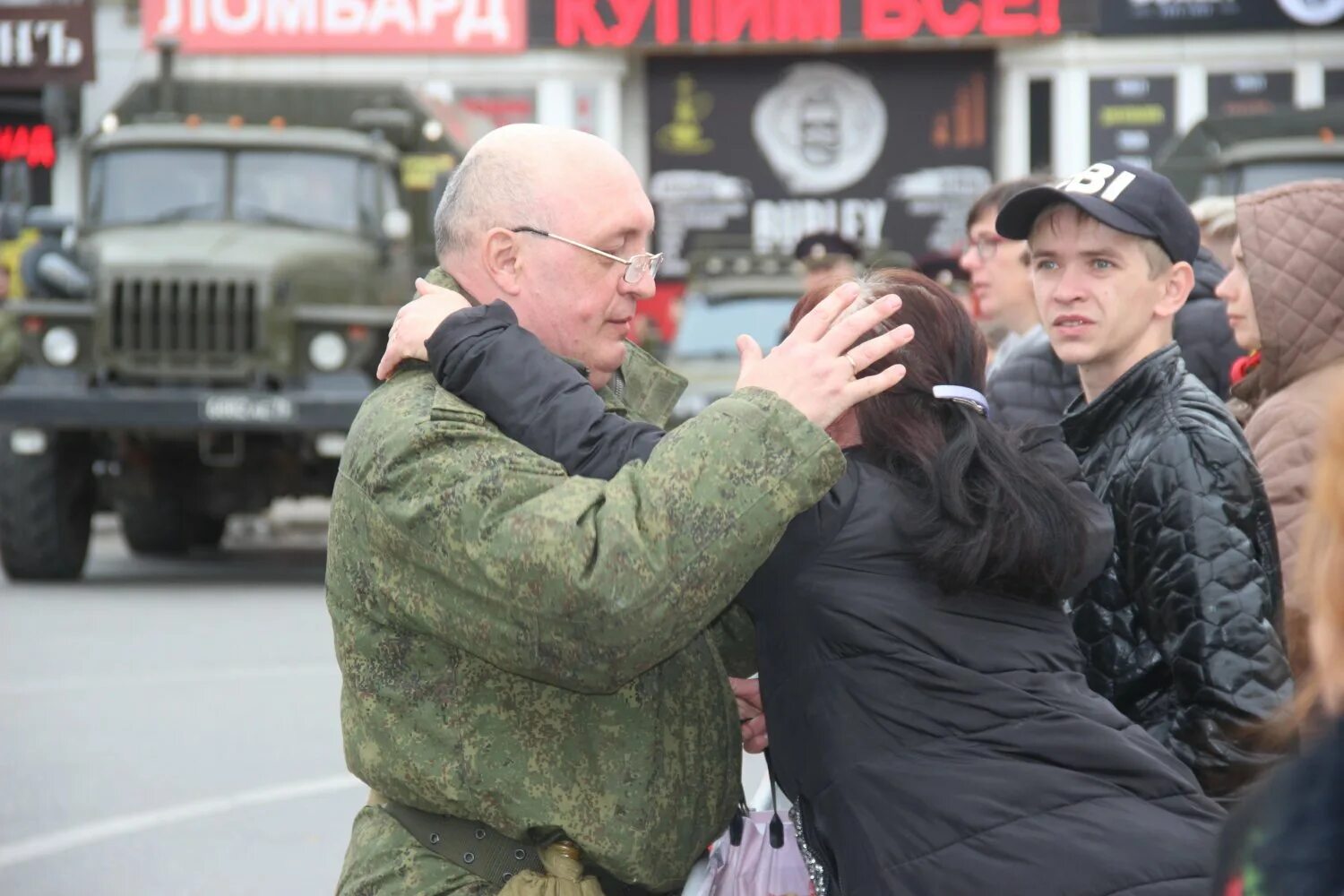 Мобилизованные солдаты. Солдаты мобилизация. Мобилизованные офицеры. Мобилизованные провожают. Демобилизация мобилизованных свежие новости на сегодня