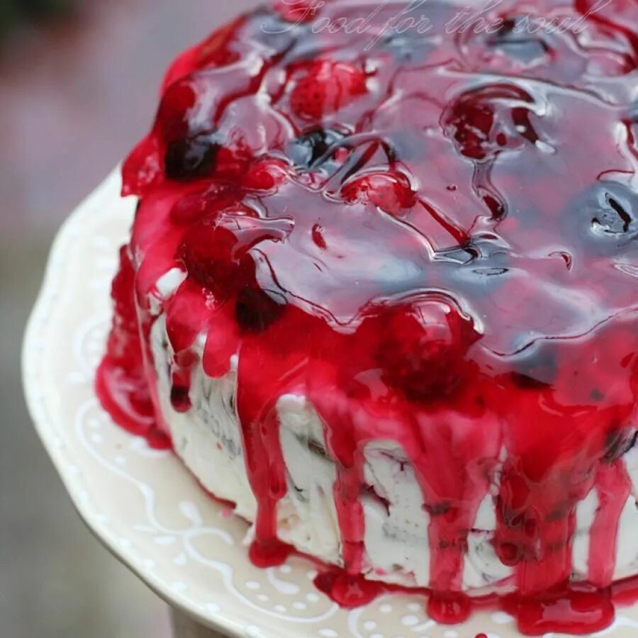 Желейный торт с фруктами. Муссовый торт глянцевый. Торт с зеркальной глазурью. Залить торт сверху. Чизкейк с шоколадной глазурью.