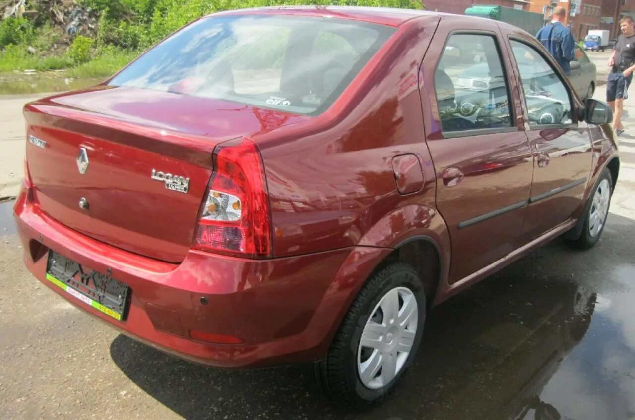 Renault logan тринадцатого года
