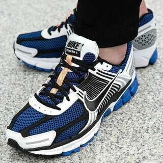 Nike vomero 5 roam