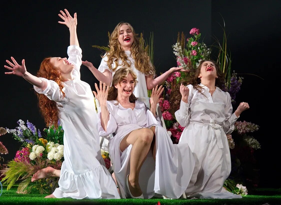 оклахома пьеса главная героиня. школа жен театр маяковского. спектакль в школе. школьный спектакль. школа жен спектакль ижевск.