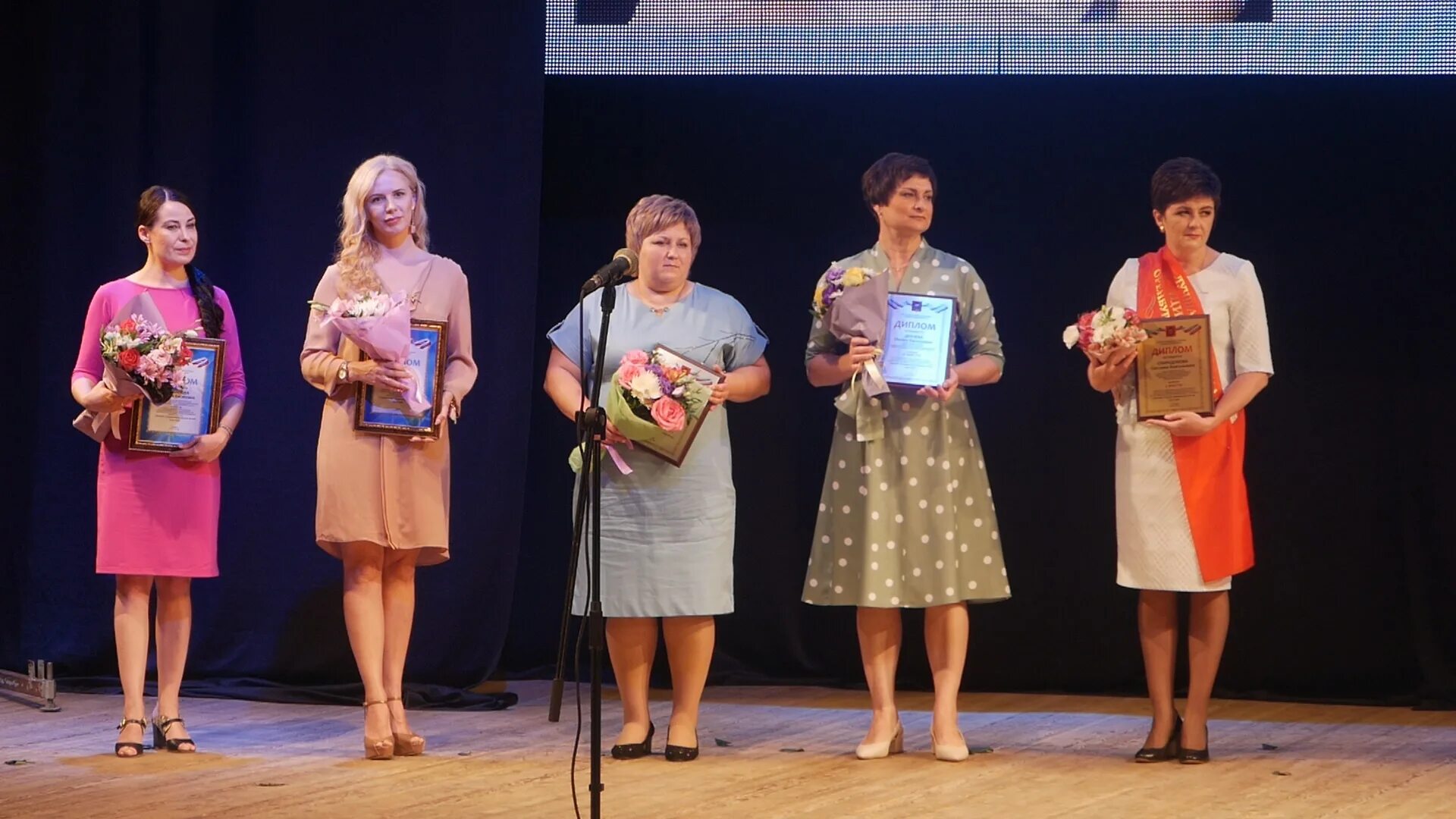 приглашаем на работу врачей. вакансии медсестры оренбург свежие. требуется медицинская сестра. требуется медсестра. вакансия медсестры.