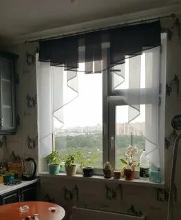 Окно на кухне было не занавешено