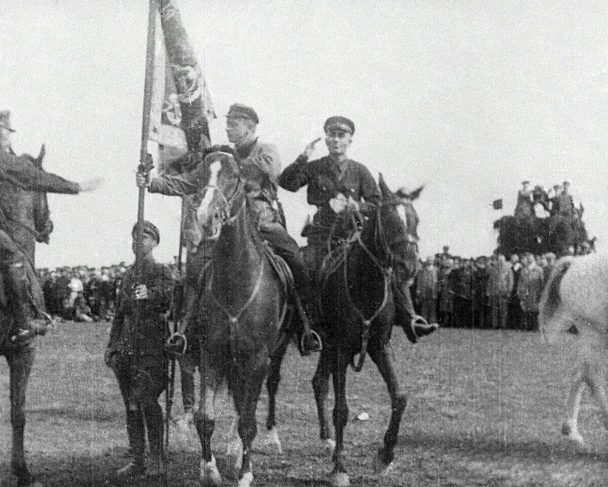 Начало широкого использования конного войска. Варшавская битва 1920 Тухачевский. Кавалерия 1-й конной армии.