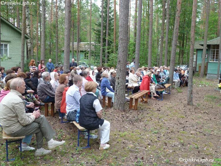 Ахматова в комарово. Дача Ахматовой в Комарово. Будка Анны Ахматовой в Комарово. Домик Анны Ахматовой в Комарово. Дачный домик Ахматовой в Комарово.