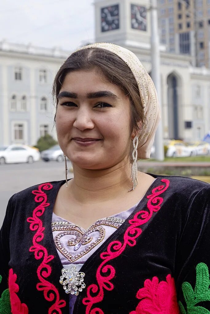 Памирка Ситора. Таджикские женщины. Узбекские женщины 40 лет красивые. Узбекские женщины простые. Девушка таджик