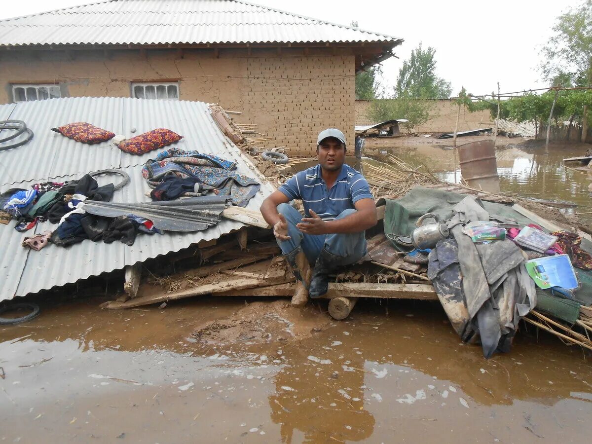 Ситуация с таджиками. Землетрясение в Таджикистане 2021. Сели Хуросон. Стихийные бедствия в Таджикистане. Наводнение в Таджикистане.