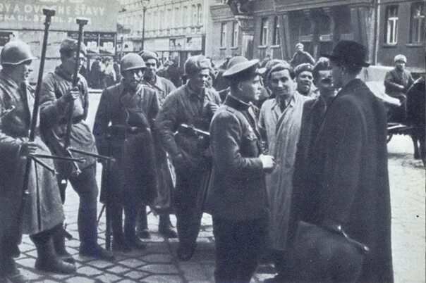Освобождение братиславы советскими войсками. Освобождение братиславы 1945. Братиславо-бронецкая операция 1945. Освобождение братиславы советскими войсками. 4 апреля освобождение братиславы.