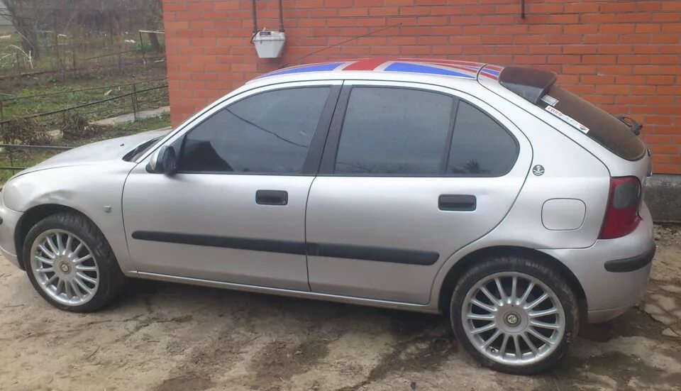 Rover 25 Hatchback. Диски Rover 25. Ровер 25 2002 года. Ровер 25 фото. Купить ровер 25