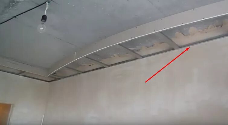 короб из гипсокартона на потолке. короб из гипсокартона. потолочный короб. короб из гипсокартона под натяжной потолок. потолочный короб.