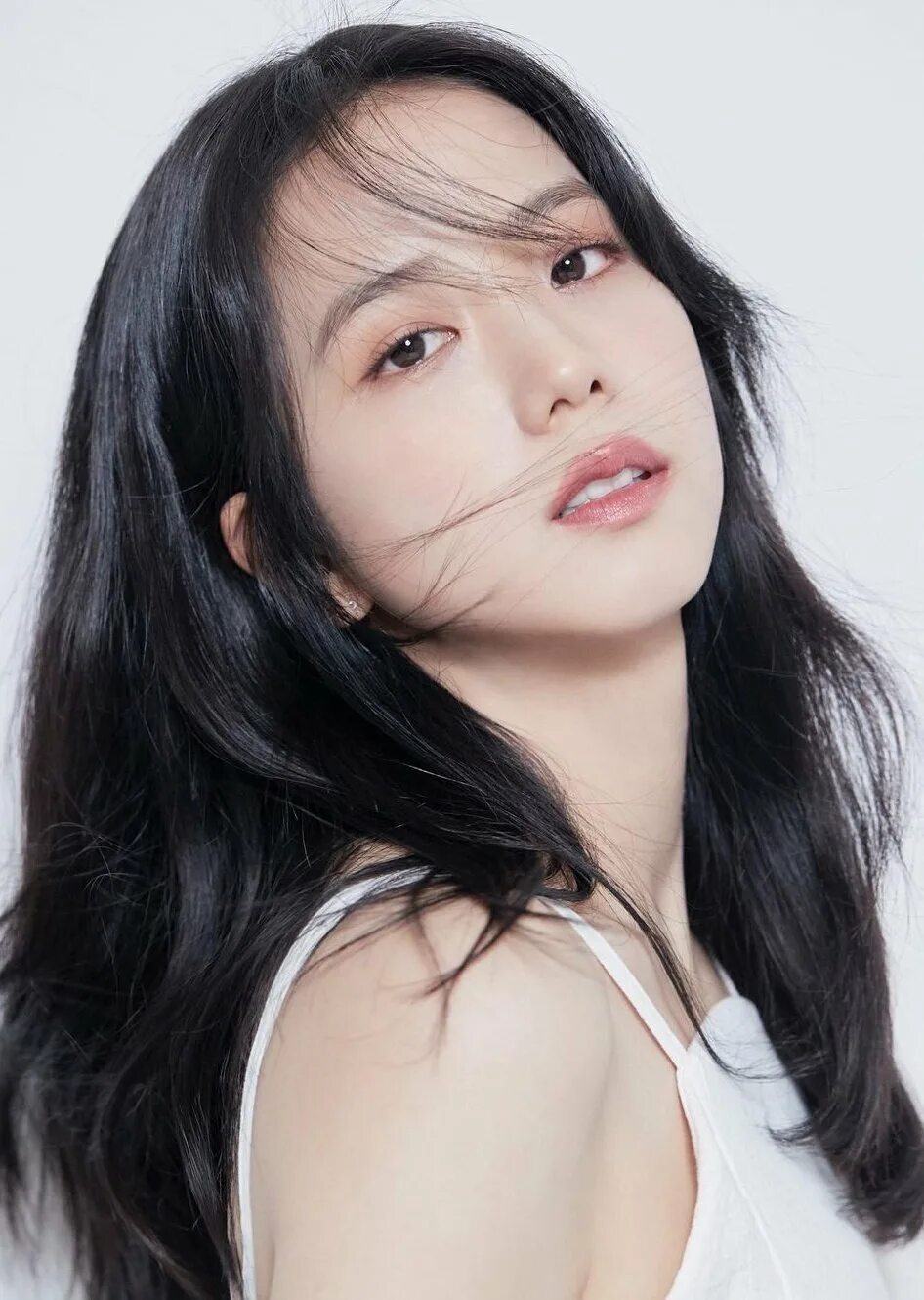 Цвджису биуни. Caylinlive модель. Девушка изучает. A idealtype. Компьютерные технологии.