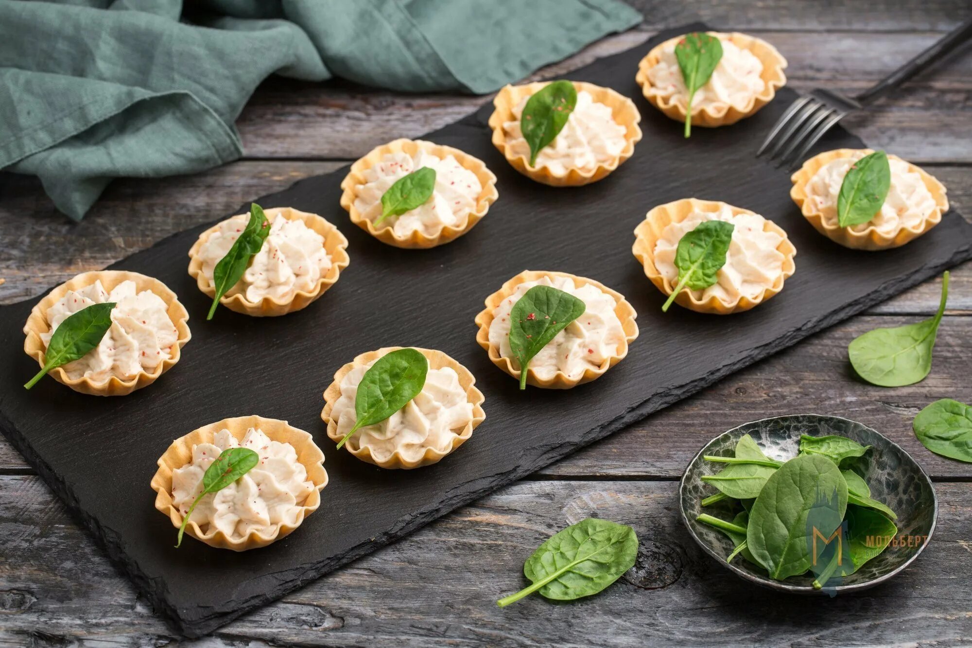 Самые вкусные тарталетки с начинкой. Тарталетка геншин. фингер фуд в тарталетках. тарталетки &quot;ассорти&quot;. канапе и тарталетки.