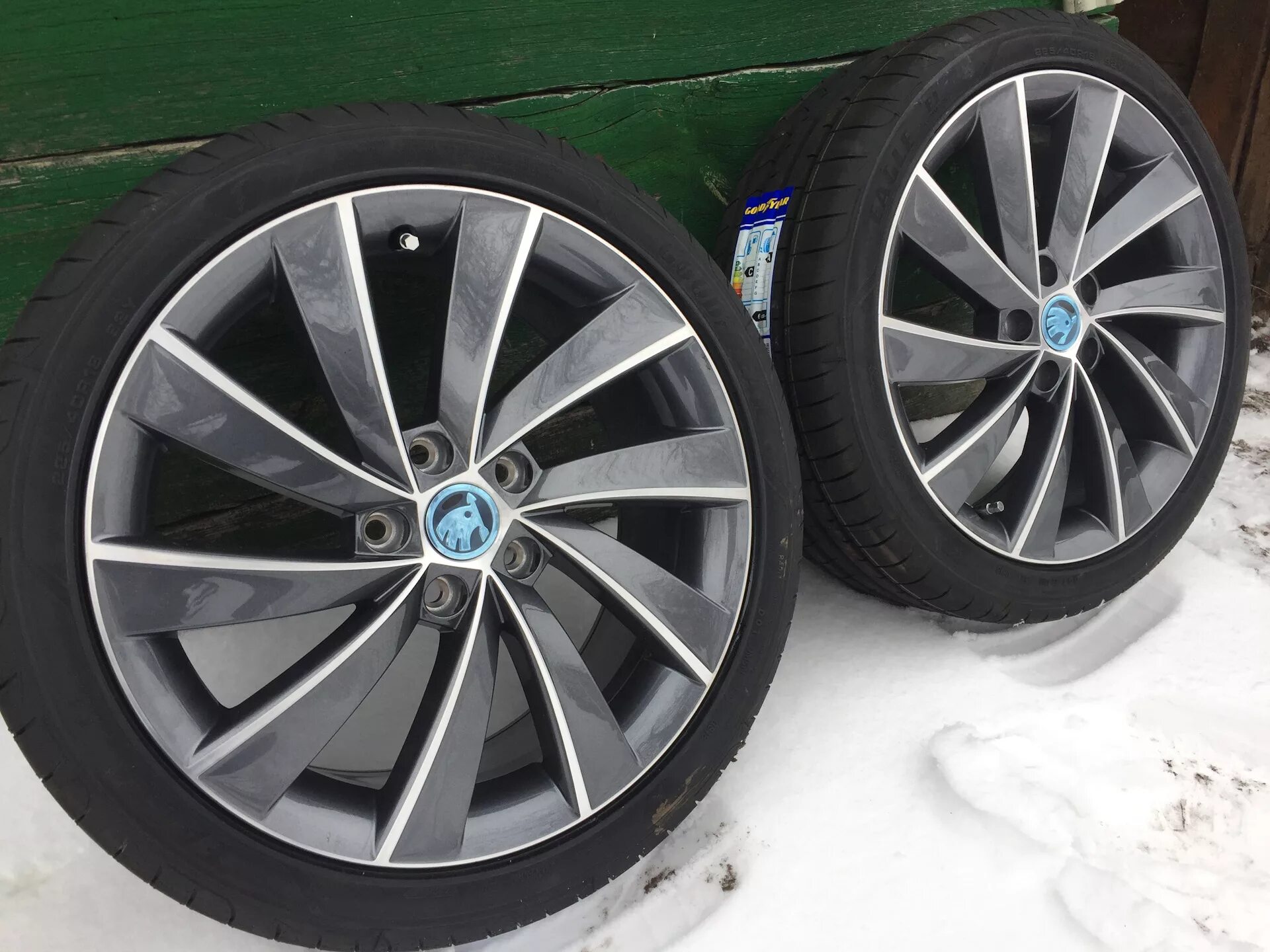 Skoda octavia a8 диски r17. диски velorum r16 skoda octavia a8. оригинальные диски на октавию. диски zenith r17 skoda. диски шкода октавия r16.