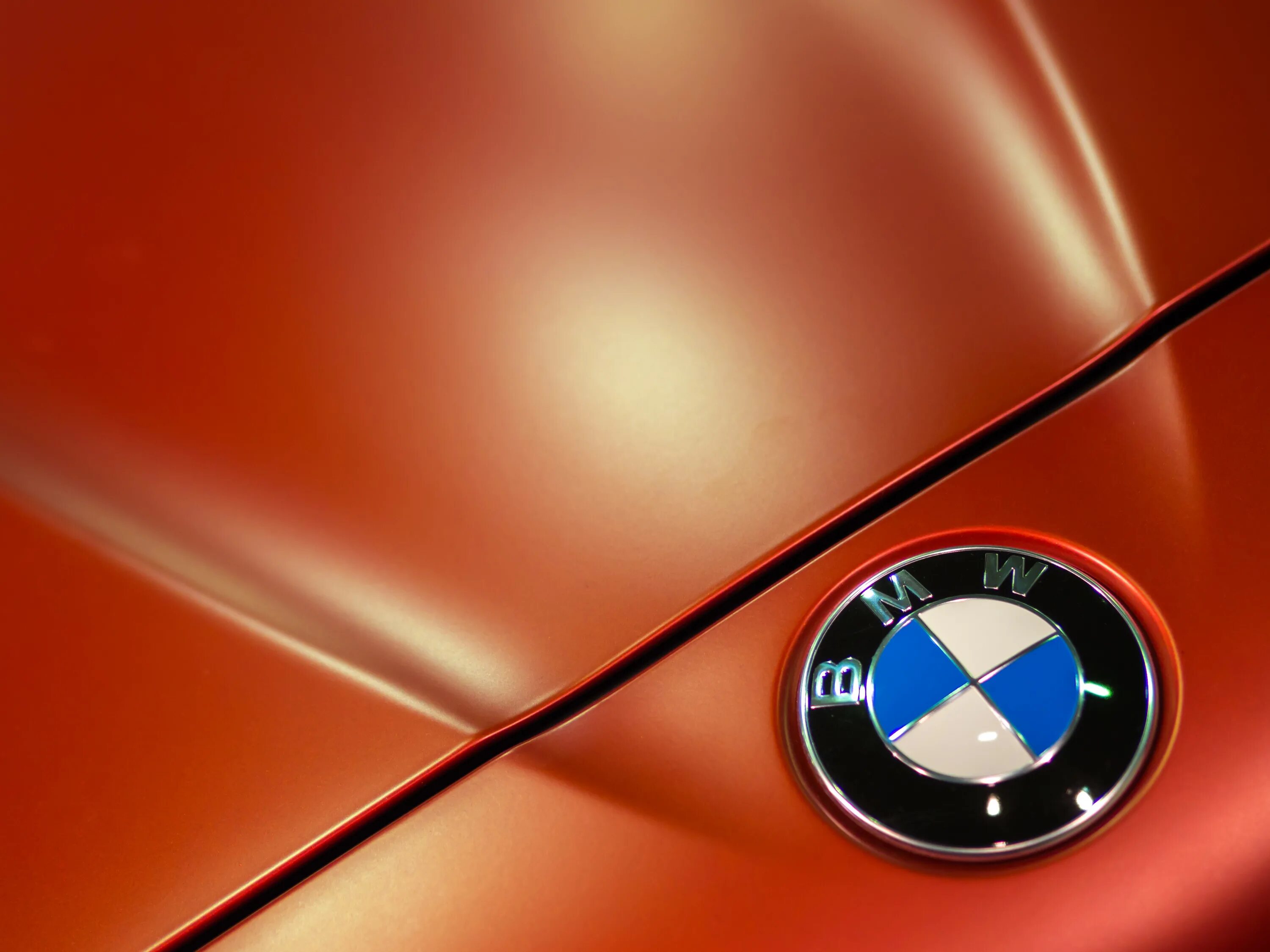 Знак красный автомобиль. БМВ. BMW эмблема. Значок БМВ. Красный знак БМВ.