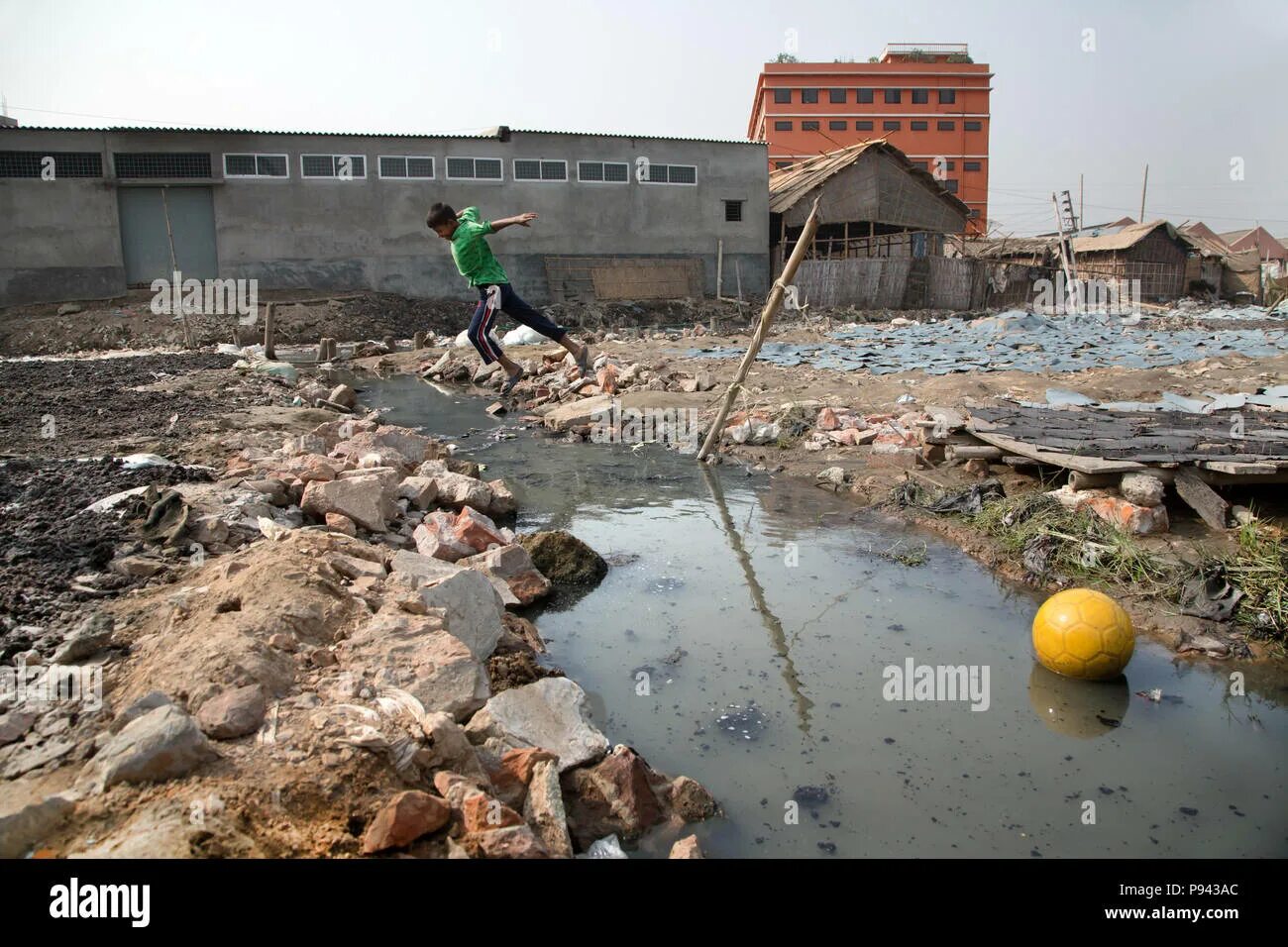 Bad pollution. Самый грязный город в мире Дакка.