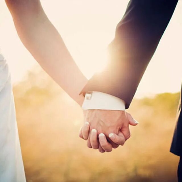 Дай мне руку и я счастливым. Любовь и взаимопонимание. Любовь и Гармония в семье. Счастливые отношения между мужчиной и женщиной. Счастье в браке.