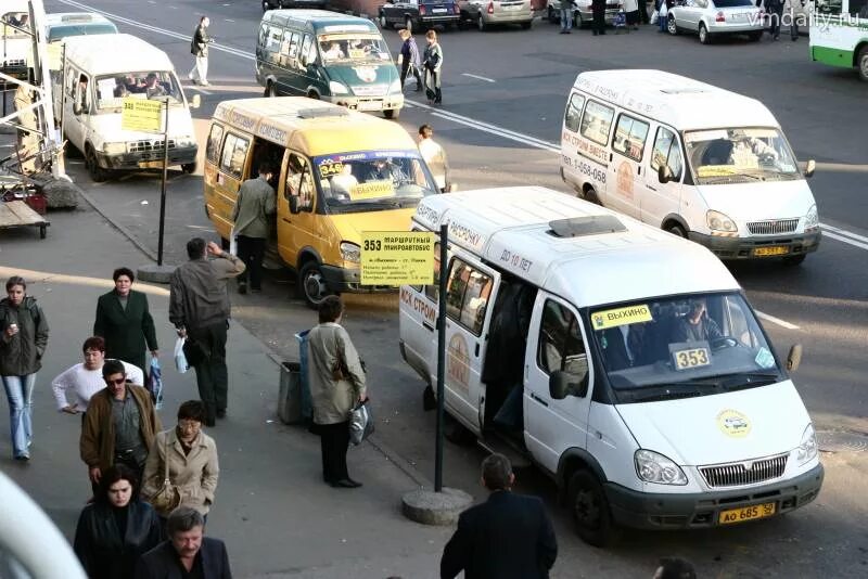 Маршрутное такси в Москве. Московские маршрутки. Автобус такси. Общественный транспорт маршрутка.