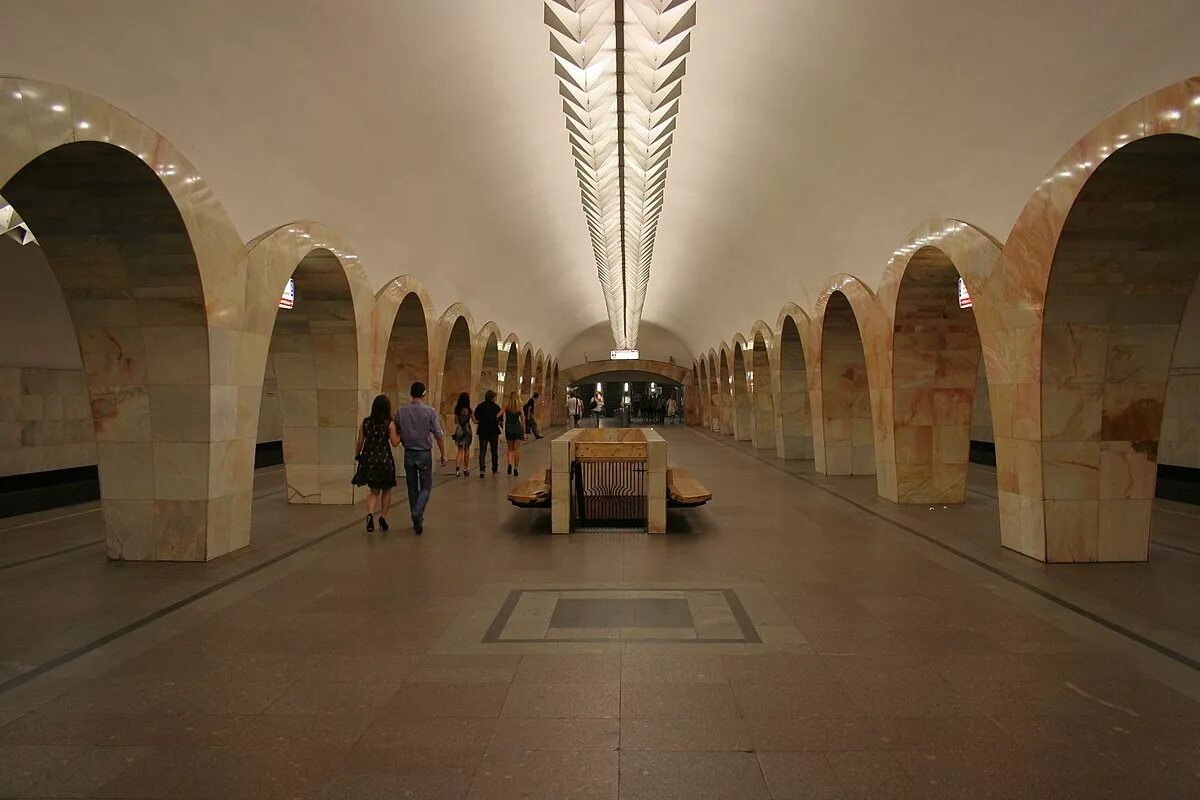 Станция "Кузнецкий мост": russos - ЖЖ