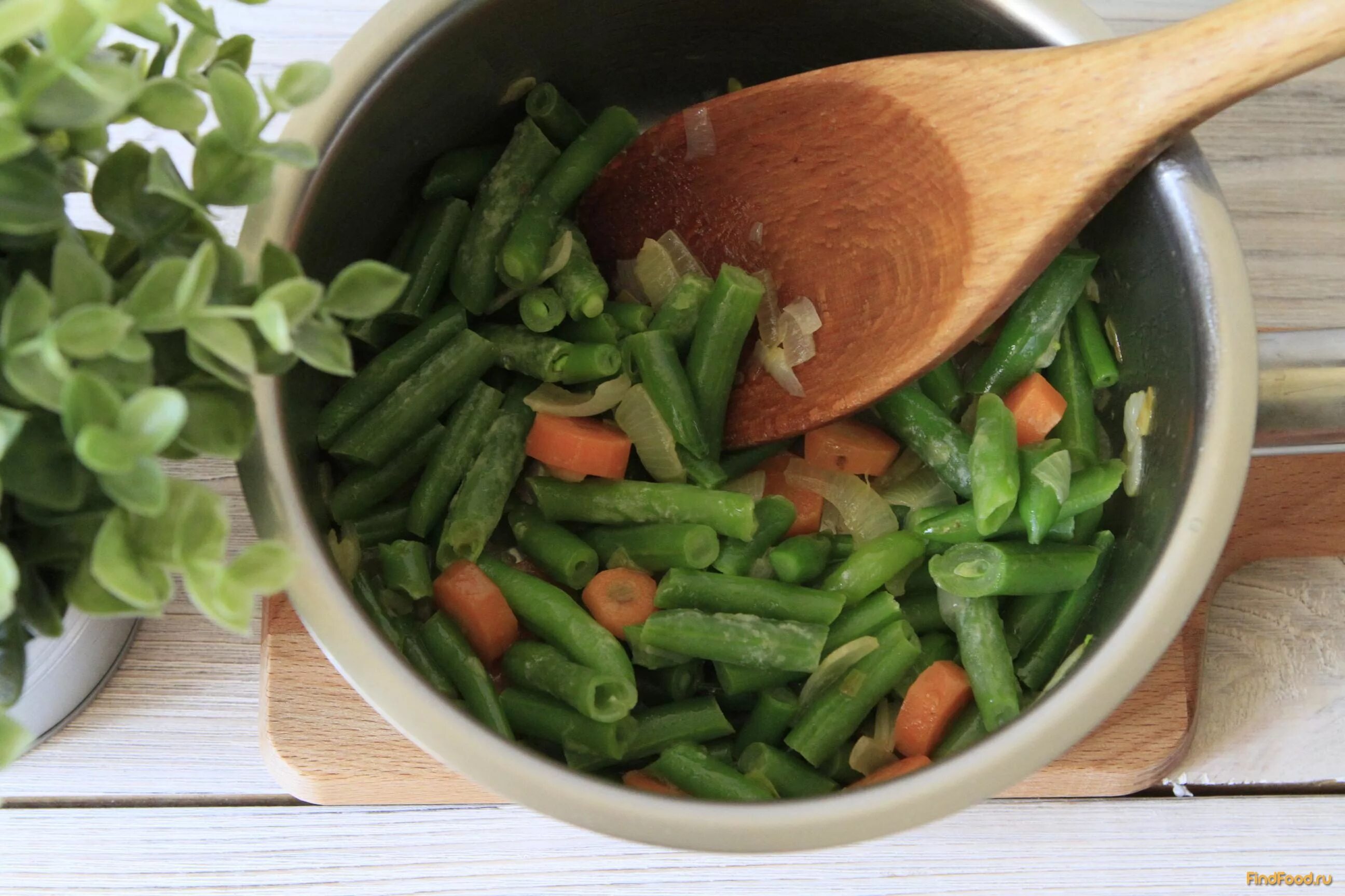 овощной суп со стручковой фасолью. зеленый фасоль стручковый суп рецепт. овощной суп из стручковой фасоли. суп из стручковой фасоли. стручковая фасоль в супе.