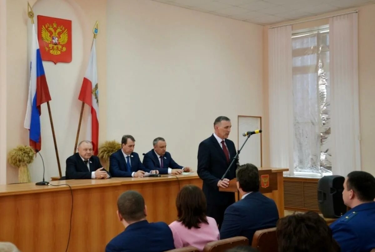 Пугачев глава. Глава пугачевского района садчиков. глава города пугачева саратовской области. глава пугачевского муниципального района саратовской области. глава пугачевского района садчиков радаев.