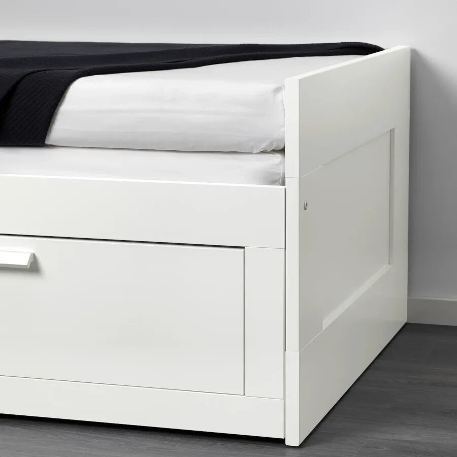Икеа кровать с ящиками бримнэс. Кровать кушетка ikea бримнэс. Кровать brimnes ikea. Кровать бримнэс икеа с 2 матрасами. Кушетка ikea бримнэс.