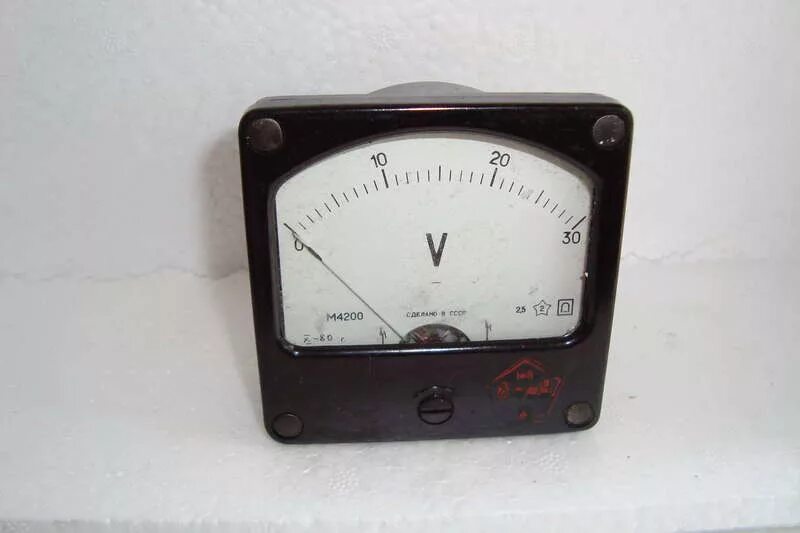 Амперметр 0 30 0. Э377 вольтметр 0-200. Амперметр м42303 30-0-30 а. М42303 вольтметр 0-15 вольт. Амперметр 0 30 0.