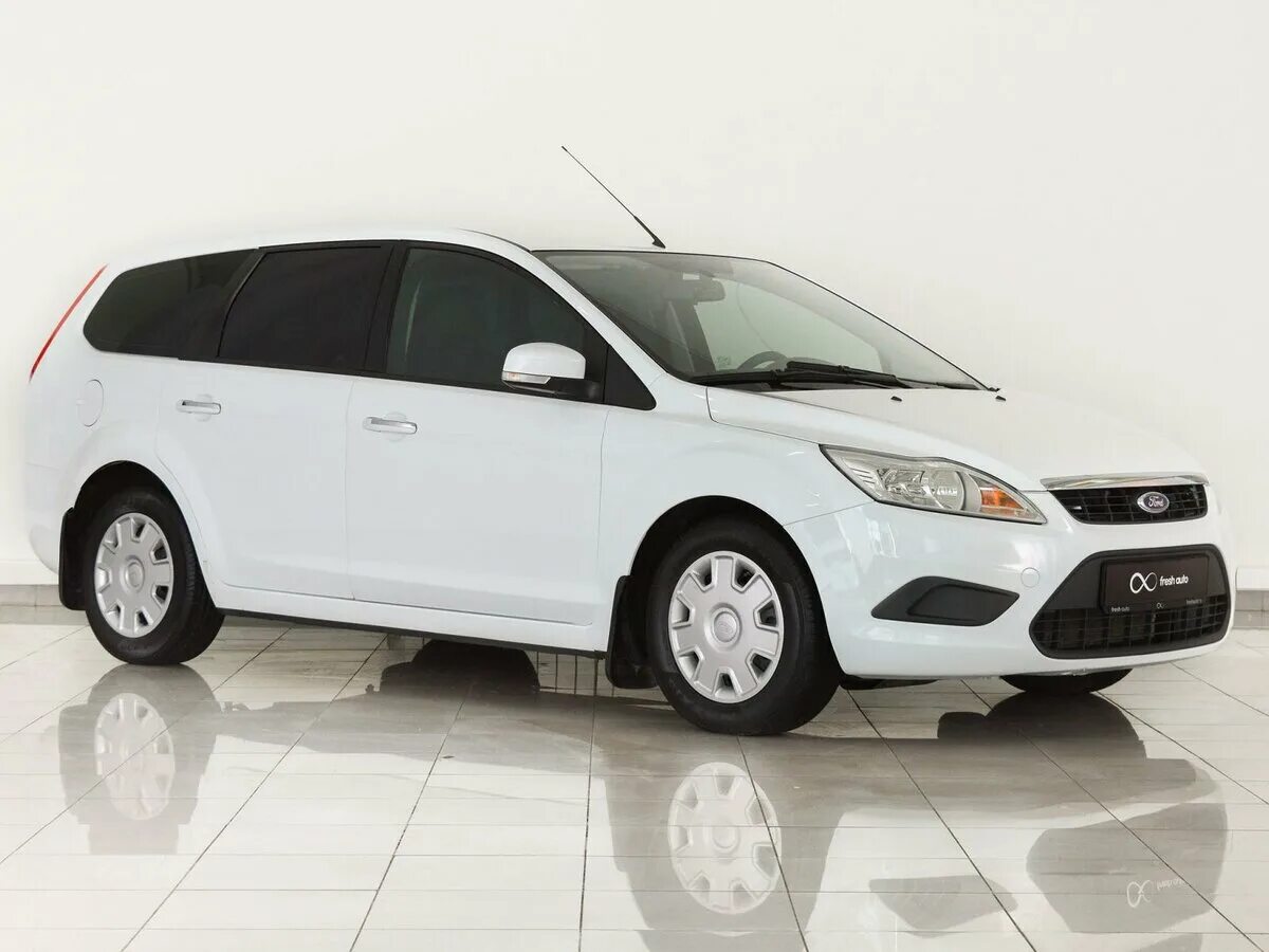 Форд фокус 2010 универсал. Ford Focus 2 Рестайлинг универсал белый. Форд фокус 2 универсал 2010. Ford Focus 2 универсал 2010. Форд фокус 2018 универсал белый.