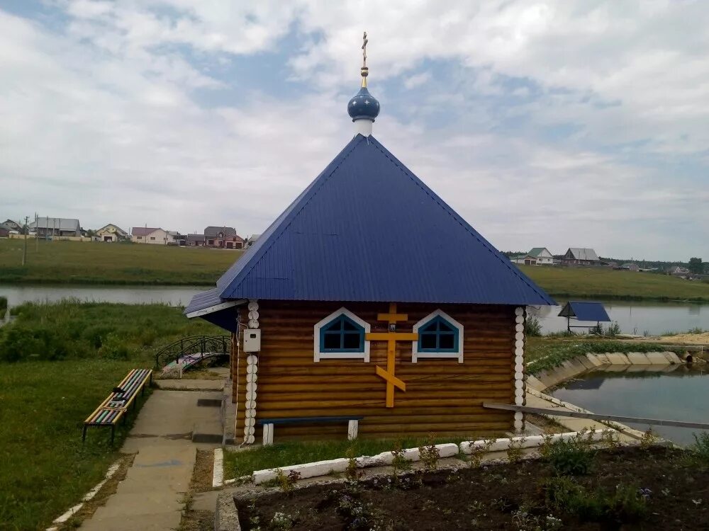 Рп октябрьский пермский край. Храм в поселке Октябрьский Пермский край. Пермский край Октябрьский район поселок Октябрьский. Церковь Сергия Радонежского Пермского края Октябрьский. Храм Сергия Радонежского пос Октябрьский Пермский край.