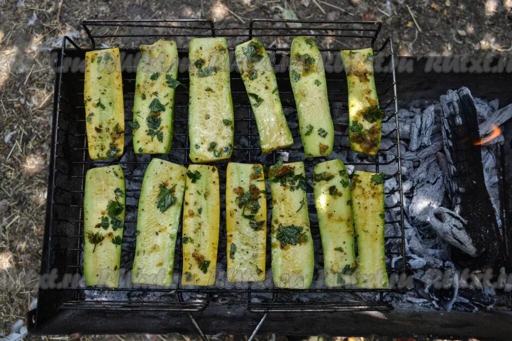 Кабачки на мангале с майонезом и чесноком ВКонтакте