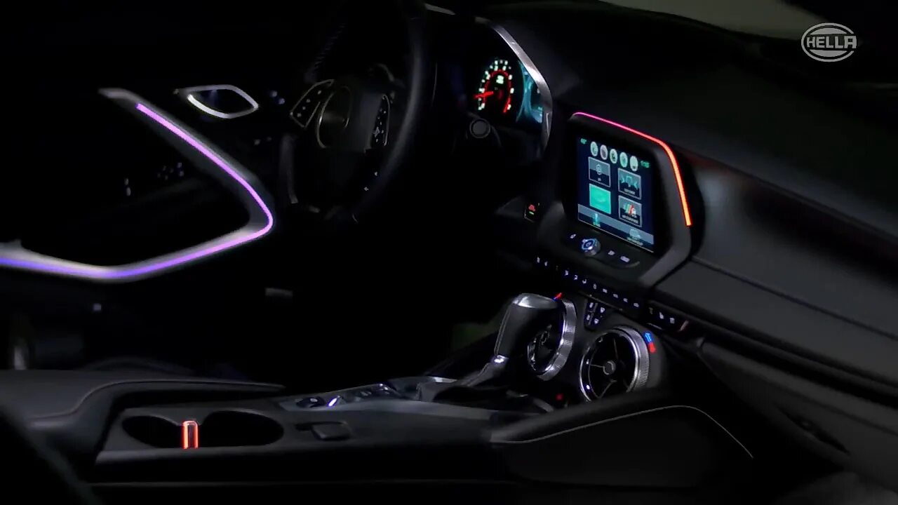 Chery tiggo 8 атмосферная подсветка. Ambient light dynamic. Ambient light dynamic. Освещение в автосалоне. Tesla model 3 подсветка салона.