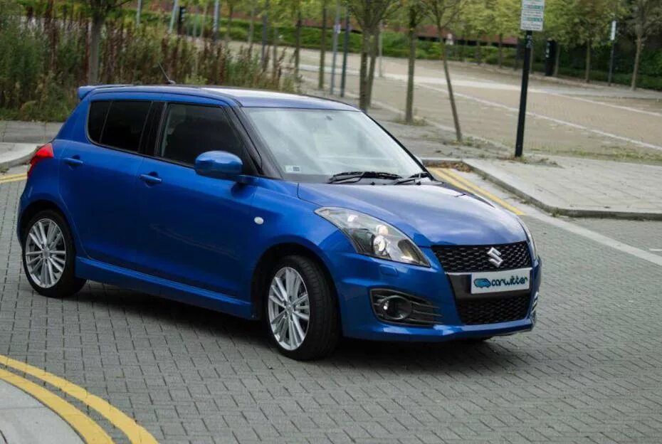 Японские хэтчбеки. Судзуки Свифт 5. Suzuki Swift 2015 Sport. Сузуки Свифт 3 спорт. Suzuki Swift Sport 5 Doors.