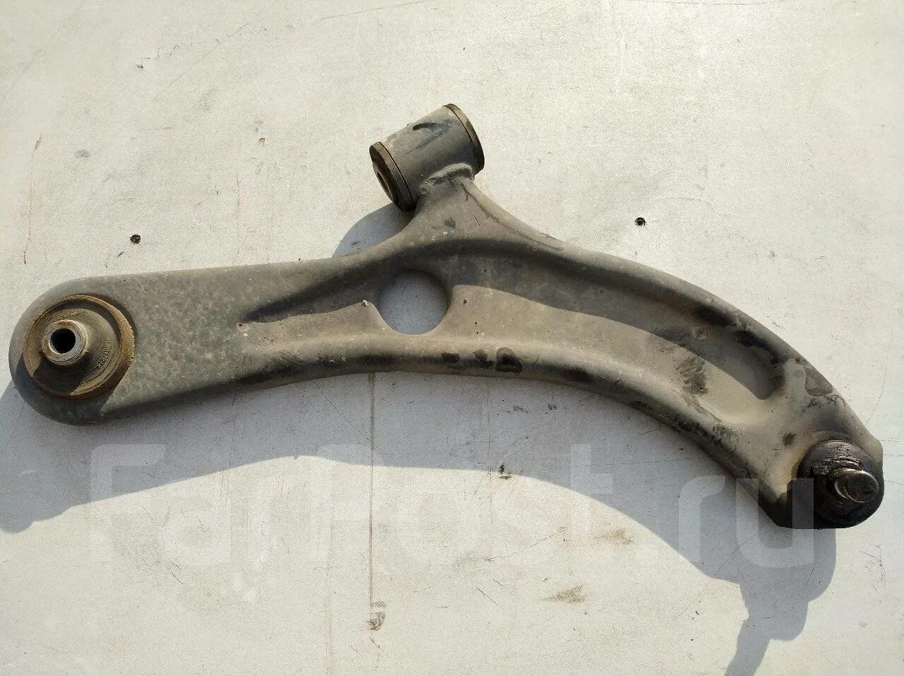 Рычаг подвески, правый нижний cq0238r. Рычаг передний suzuki sx4 2008. Передний левый рычаг suzuki liana. Suzuki sx4 2008 рычаги передние. Рычаг передней подвески сузуки.