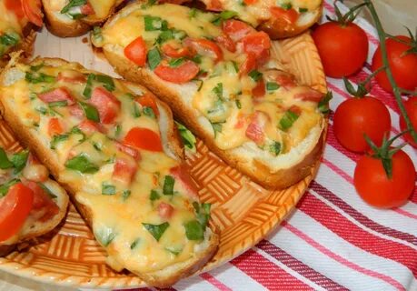 Бутеры в духовке с сыром и колбасой