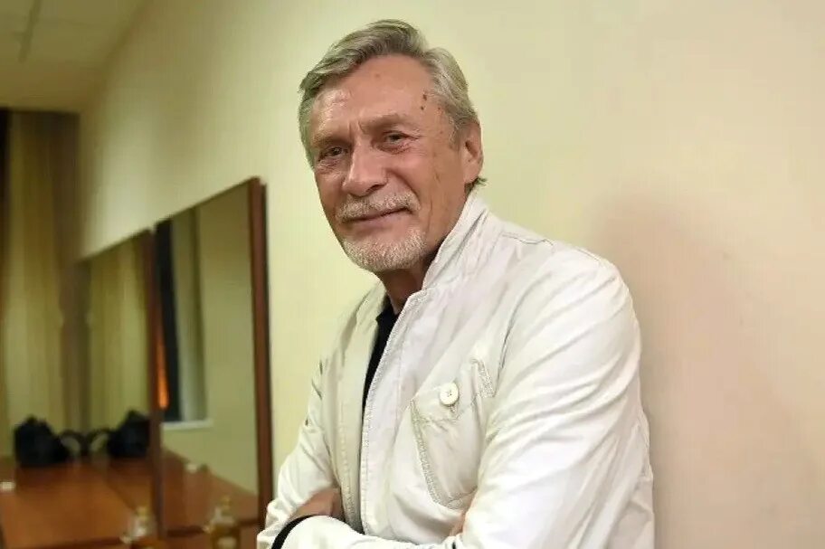 Сколько исполнилось актеру александру михайлову. Сколько исполнилось актеру александру михайлову