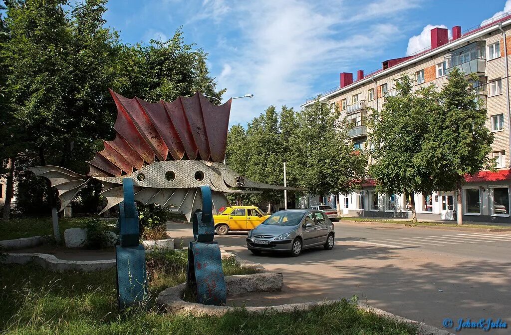 Лениногорск нефтяной город. Лениногорск татарстан парк. Площадь города лениногорск. Лениногорск город нефтяников. Лениногорский нефтяной техникум.