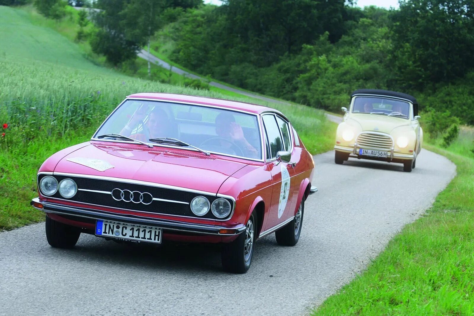 Ауди первого поколения. Audi 100 c2. Audi 100 c2 хэтчбек. Audi 100 c2 Coupe. Ауди 100 с2 Авант.