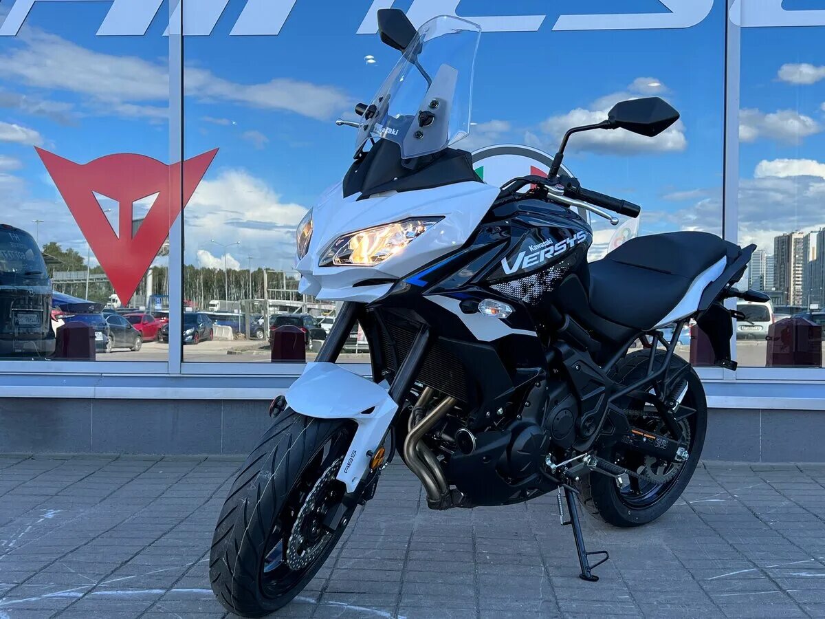 Купить версус 650. Турэндуро Кавасаки версус 650. Kawasaki Versys 650 2021. Versys 650 2022. Кавасаки версус 2017.