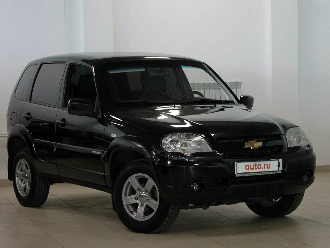 Chevrolet Niva i Рестайлинг чёрный. Нива Шевроле черная 2012 года. Нива Шевроле черная новая. Машина Нива Шевроле черная. Нива шевроле с пробегом алтайском крае