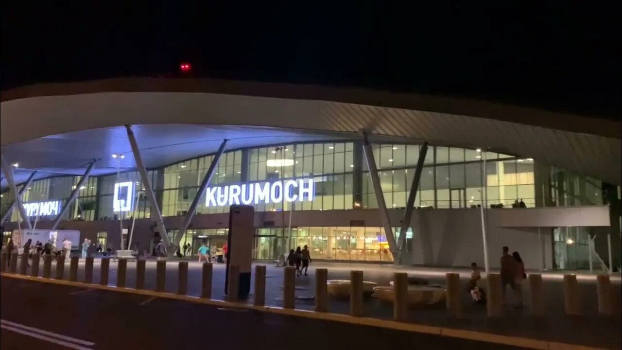 Прилеты сегодня аэропорт курумоч самара. Курумоч Самара 2022. Аэропорт Курумоч зимой. Аэропорт Курумоч Самара фото. Аэропорт Курумоч зал ожидания.