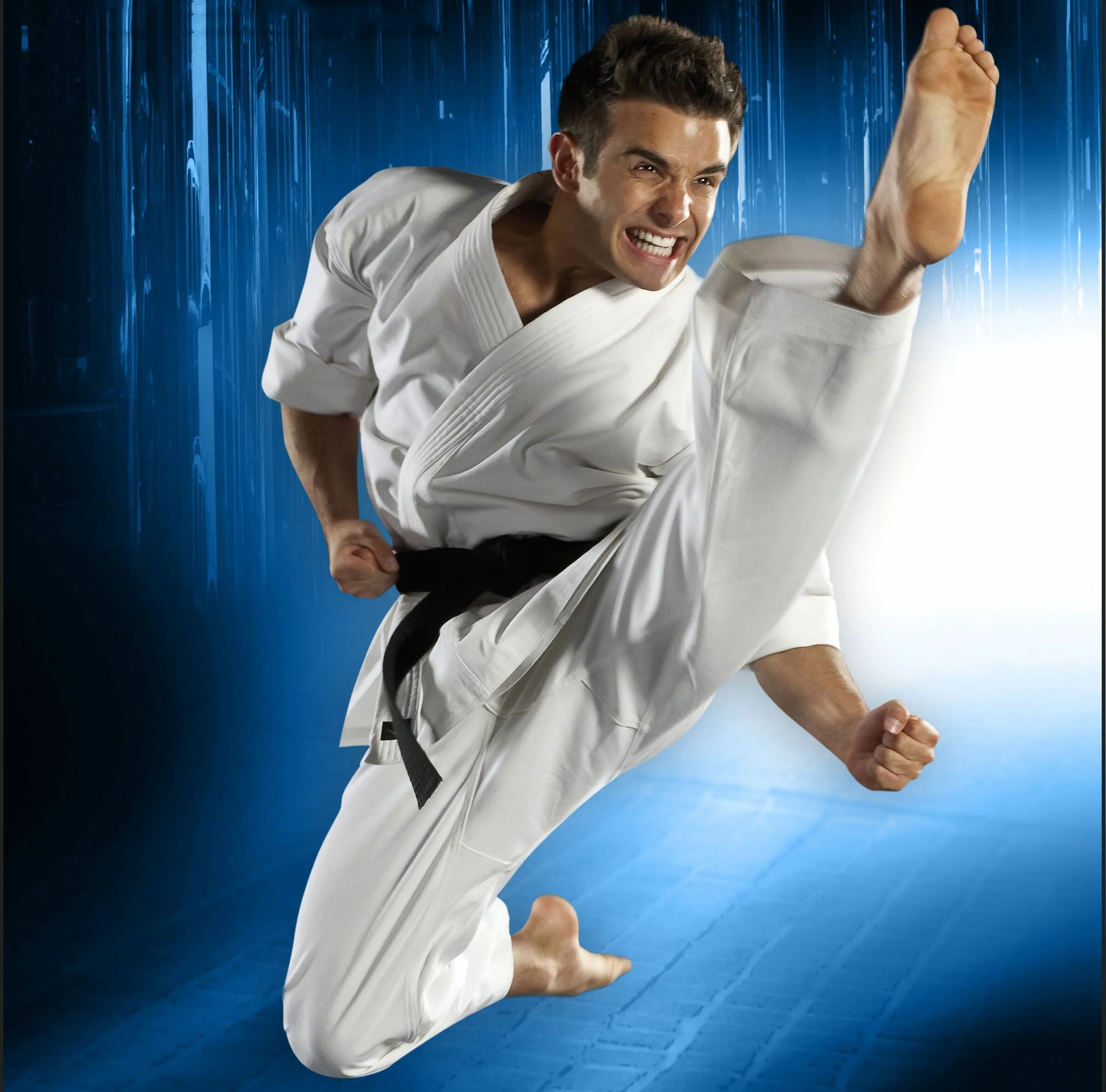 Тренировки по самообороне. Восточные единоборства. Martial arts надпись. Боец рукопашник арт. Фильмы про пьяный стиль кунг фу.