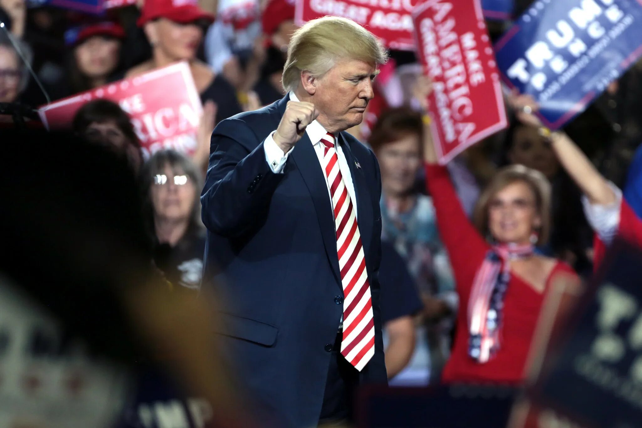 Довольный американец. Вероятность победы трампа на выборах. Промежуточные выборы в сша. Вероятность победы трампа на выборах. Вероятность победы трампа на выборах.