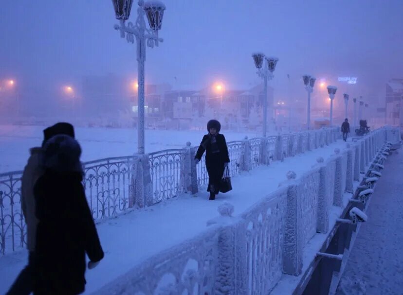 Оймякон город Якутск. Верхоянск зима. Город Якутск зимой. Оймякон зимой. Климат в нашем городе суровый морозы начинаются