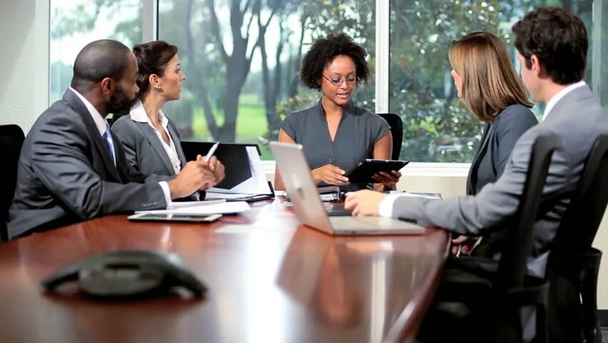Working american. Американский работодатель. black business meeting. meetings and negotiations. american meeting.
