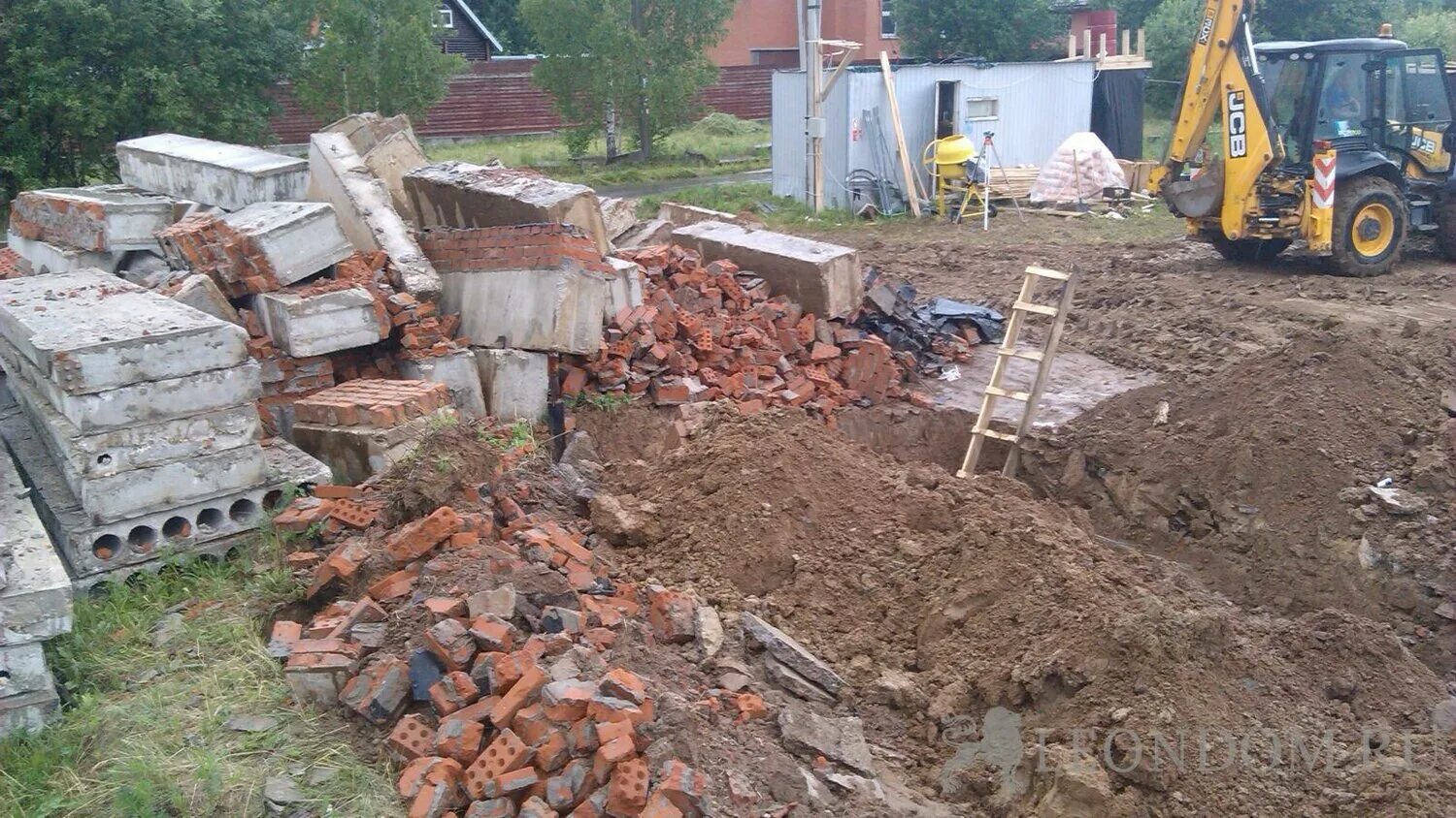 Демонтаж цементно-песчаной стяжки. Демонтаж цементно-песчаной стяжки. Демонтаж старой стяжки. Демонтировать основание. Снос котельной на тамбов -4.