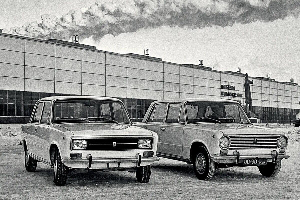 Прототип ваза 2101. Фиат 124 и ваз 2101. новые жигули. машины 1970. советские машинки.