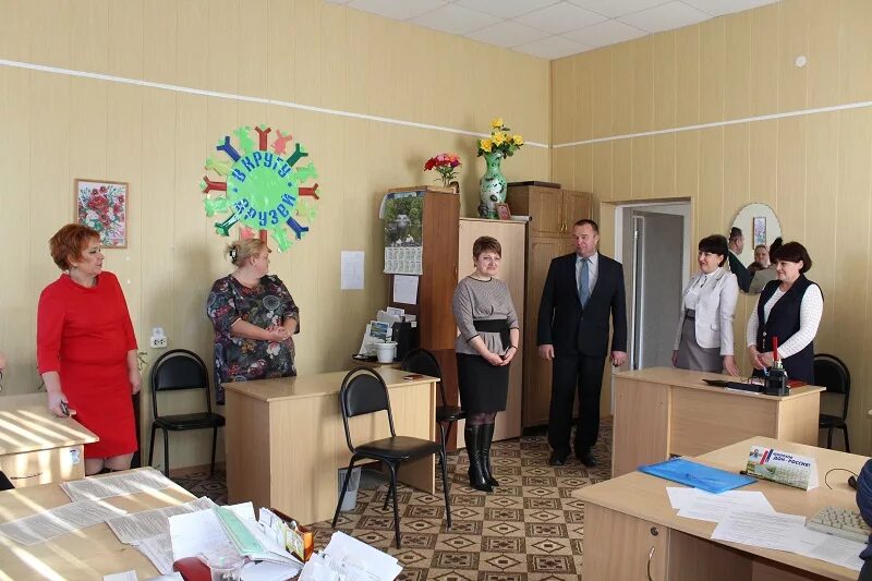 В тацинском районе поздравили работников культуры. Тацинский отдел образования. Тацинская школа 2 учителя. Участковая избирательная комиссия. Тацинский отдел образования.