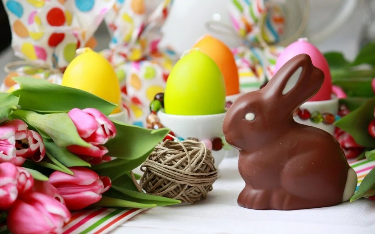 Пасха в Англии. Пасхальный кролик. Пасхальный шоколадный заяц. Шоколадный Пасхальный кролик. Заяц символ пасхи